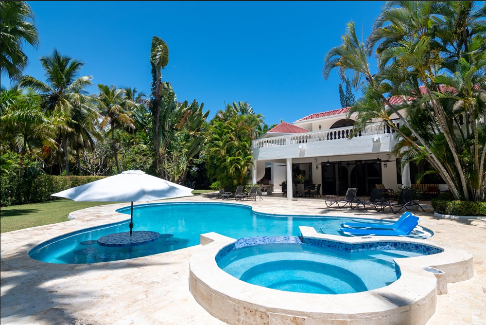 View over the pool at Cabarete Dreams villa